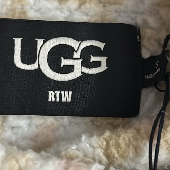 UGG Softest Sherpa Hoodie - Brand New With Tags - Picture 4 of 8